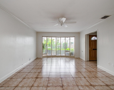 823 S Ripple Creek Drive - Photo Thumbnail 5