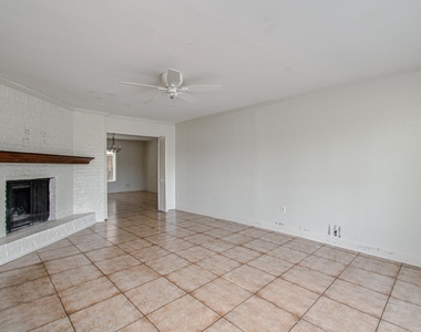 823 S Ripple Creek Drive - Photo Thumbnail 7