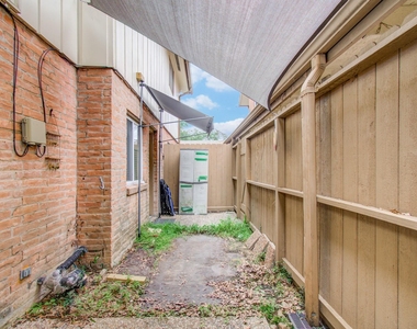823 S Ripple Creek Drive - Photo Thumbnail 20
