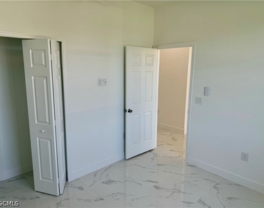 1208 Nw 25th Place - Photo Thumbnail 27
