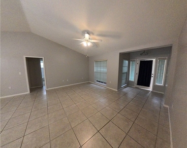 546 Whispering Wind Bend - Photo Thumbnail 8