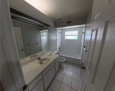 546 Whispering Wind Bend - Photo Thumbnail 15