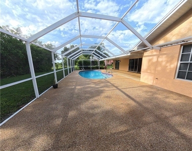 546 Whispering Wind Bend - Photo Thumbnail 19