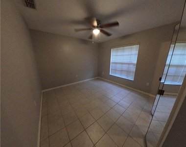 546 Whispering Wind Bend - Photo Thumbnail 5