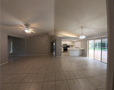 546 Whispering Wind Bend - Photo Thumbnail 3