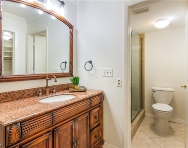 15126 Parkside Drive - Photo Thumbnail 36
