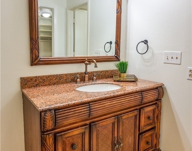 15126 Parkside Drive - Photo Thumbnail 37