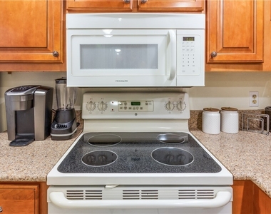 15126 Parkside Drive - Photo Thumbnail 38