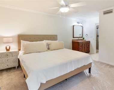 15126 Parkside Drive - Photo Thumbnail 11