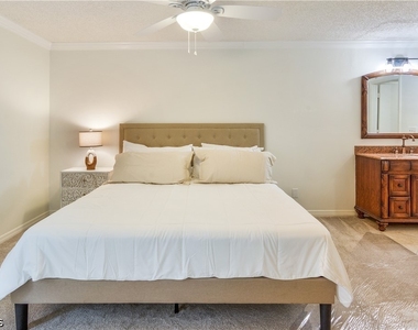 15126 Parkside Drive - Photo Thumbnail 13