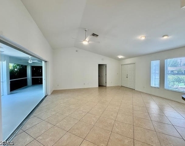 910 Sw 3rd Avenue - Photo Thumbnail 4