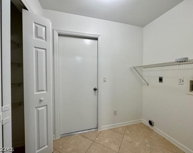 910 Sw 3rd Avenue - Photo Thumbnail 13