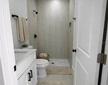 1041/1043 Albany Avenue - Photo Thumbnail 7