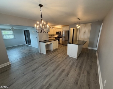 2121 Se 1st Terrace - Photo Thumbnail 3