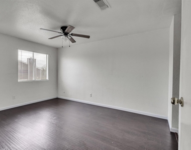 12658 Ashford Meadow Drive - Photo Thumbnail 5