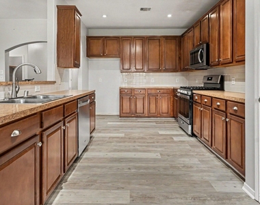 8410 Piping Rock - Photo Thumbnail 6