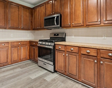 8410 Piping Rock - Photo Thumbnail 8