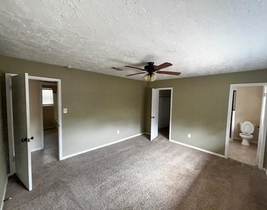 9631 Dundalk Street - Photo Thumbnail 5