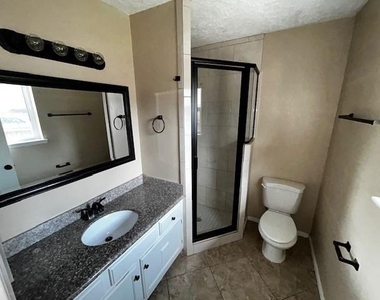 9631 Dundalk Street - Photo Thumbnail 8