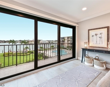 3200 Gulf Shore Boulevard N - Photo Thumbnail 4