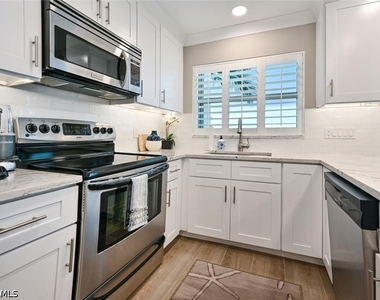 3200 Gulf Shore Boulevard N - Photo Thumbnail 10