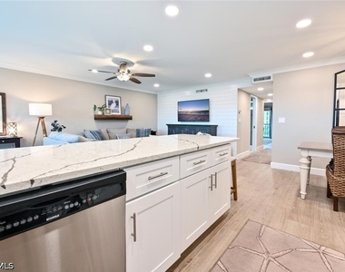 3200 Gulf Shore Boulevard N - Photo Thumbnail 11