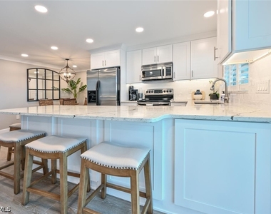 3200 Gulf Shore Boulevard N - Photo Thumbnail 12