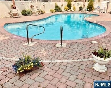 205 Bergen Turnpike - Photo Thumbnail 2