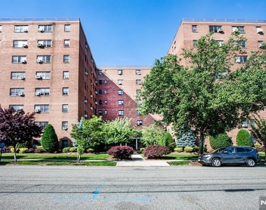 208 Anderson - Photo Thumbnail 3