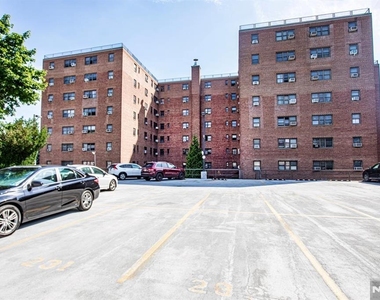 208 Anderson - Photo Thumbnail 11