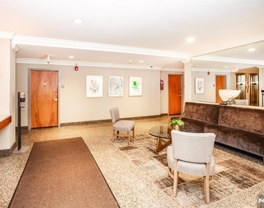 208 Anderson - Photo Thumbnail 5