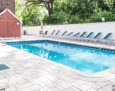 208 Anderson - Photo Thumbnail 9