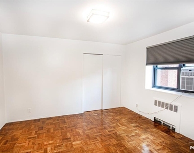 208 Anderson - Photo Thumbnail 29