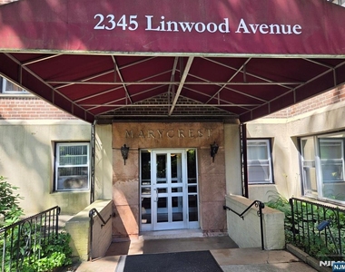 2345 Linwood - Photo Thumbnail 2