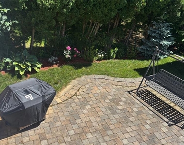 1464 Pleasant Valley - Photo Thumbnail 2
