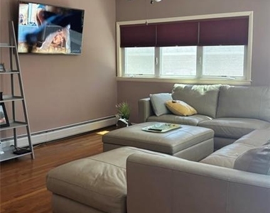 1464 Pleasant Valley - Photo Thumbnail 8