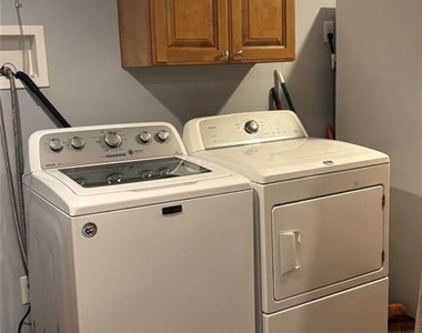1464 Pleasant Valley - Photo Thumbnail 11