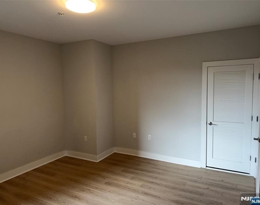 2150 N Central - Photo Thumbnail 5