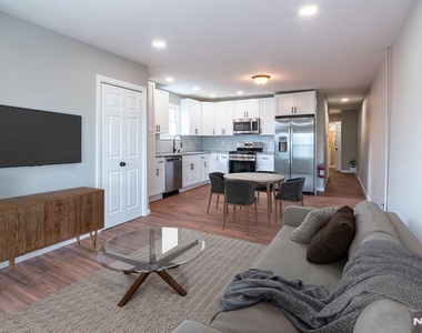 163 Jefferson - Photo Thumbnail 2