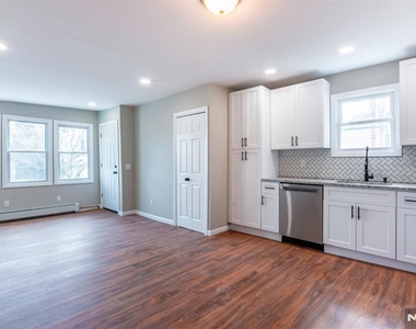 163 Jefferson - Photo Thumbnail 3