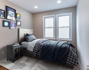 163 Jefferson - Photo Thumbnail 7