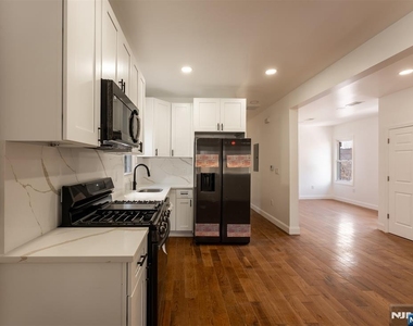 152 Washington - Photo Thumbnail 2