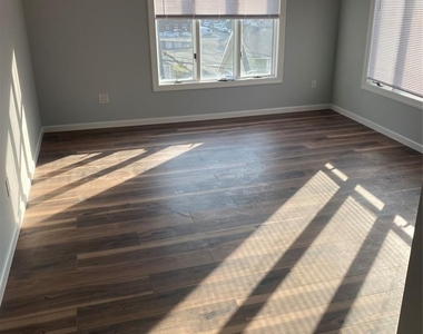 733 Anderson - Photo Thumbnail 1