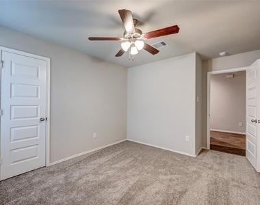1710 Goose Island Lane - Photo Thumbnail 17