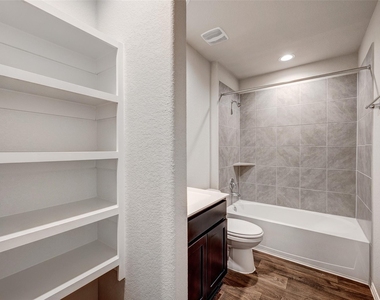 1710 Goose Island Lane - Photo Thumbnail 9