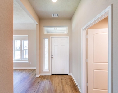 3317 Rolling View Court - Photo Thumbnail 4