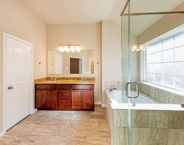 3317 Rolling View Court - Photo Thumbnail 20