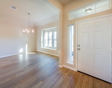 3317 Rolling View Court - Photo Thumbnail 5
