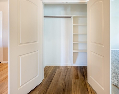 3317 Rolling View Court - Photo Thumbnail 14