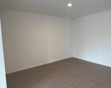 2606 American Ruby Drive - Photo Thumbnail 9